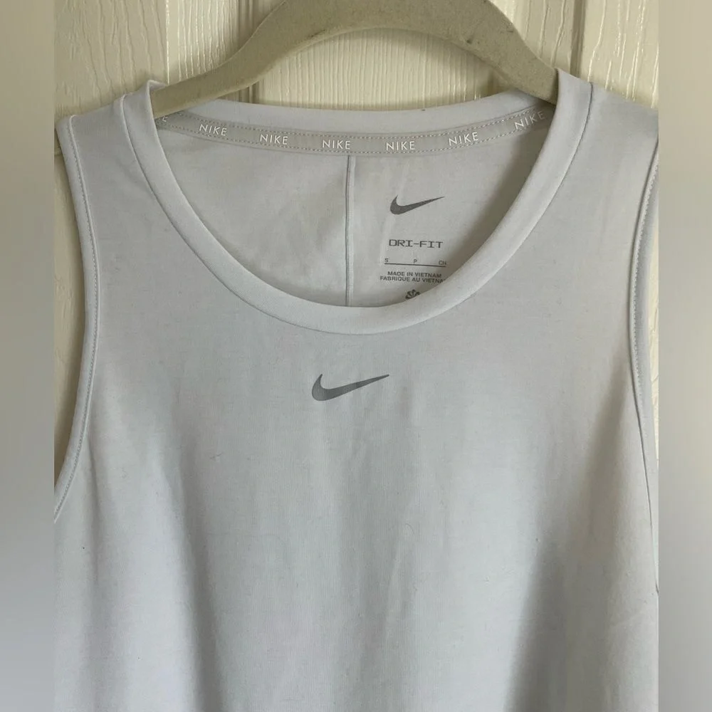 Nike Womens Dri Fit‎ Classic Fit White Tank Top Size Small - Picture 7 of 10